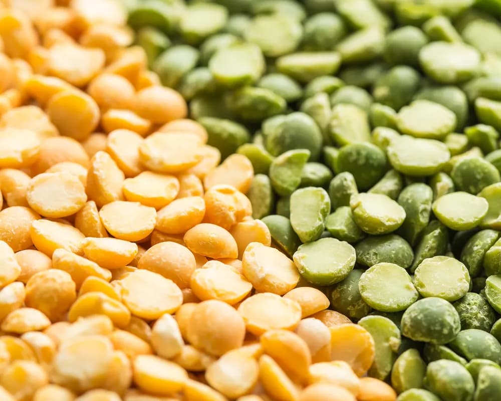 Green and yellow split peas