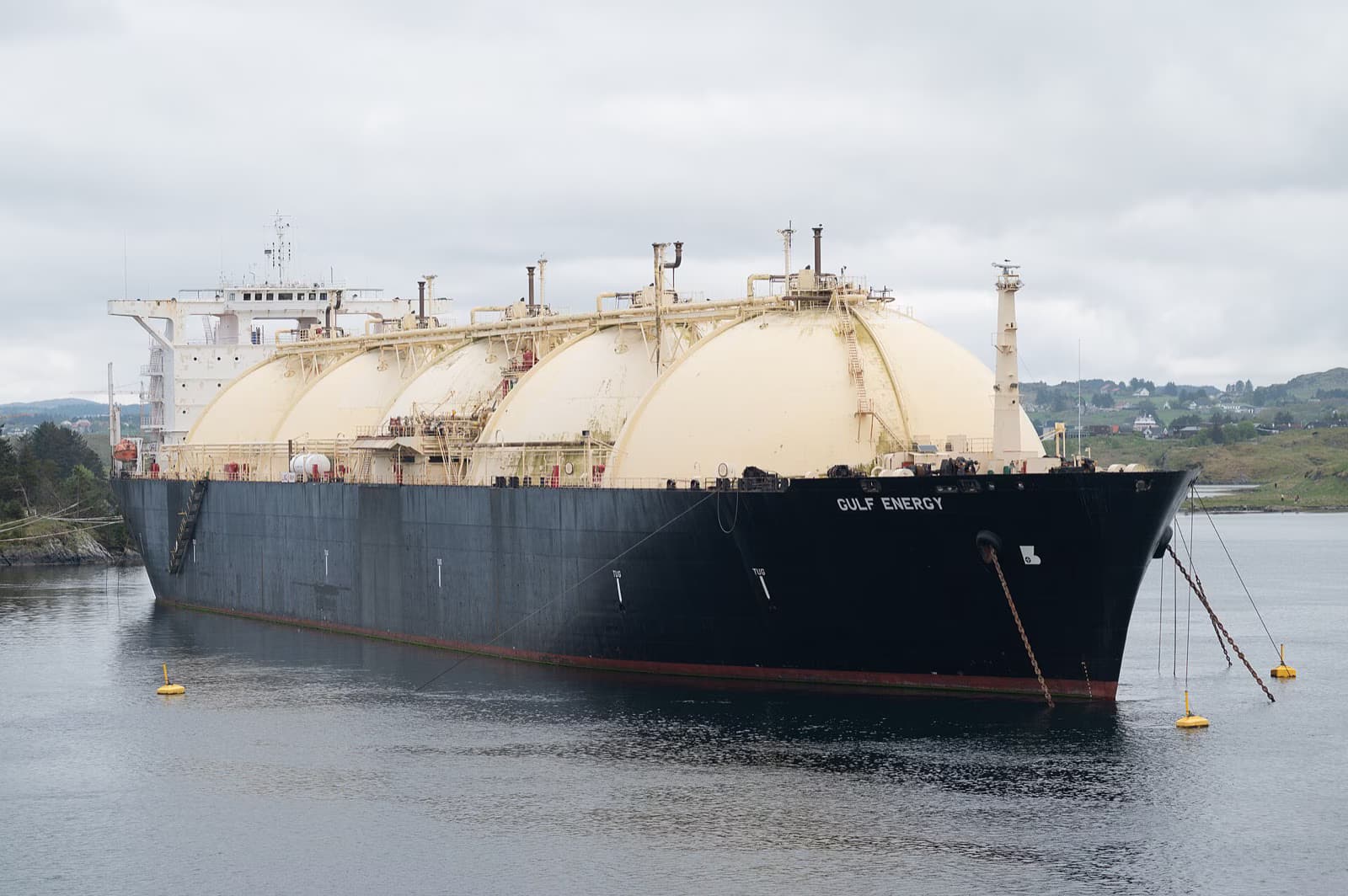 LNG carrier vessel